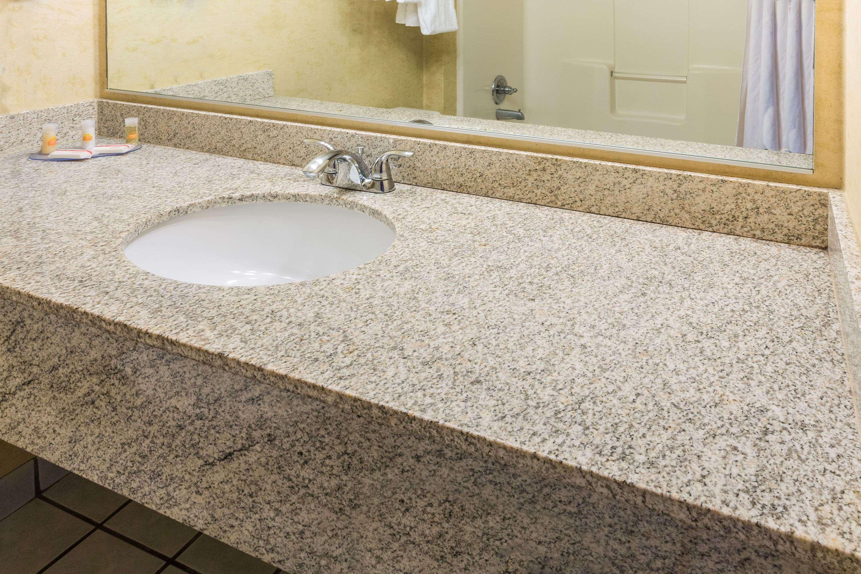 Days Inn & Suites By Wyndham Βανκούβερ Εξωτερικό φωτογραφία